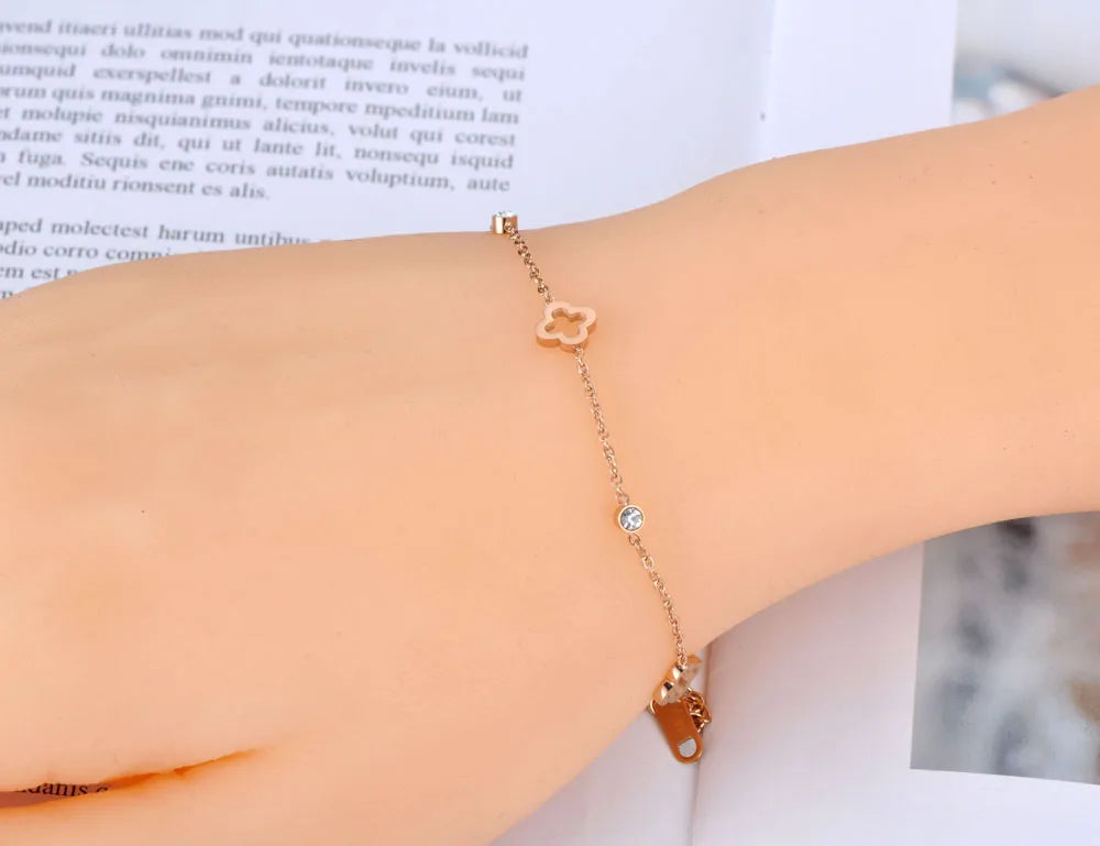 Elegantes Fußkettchen aus Edelstahl in Roségold mit 3D-Kreisen