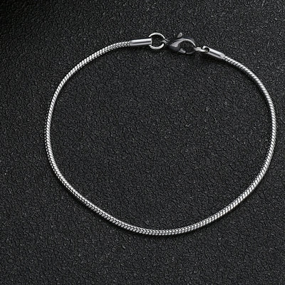Minimalistisches Edelstahlarmband mit Schlangenkette