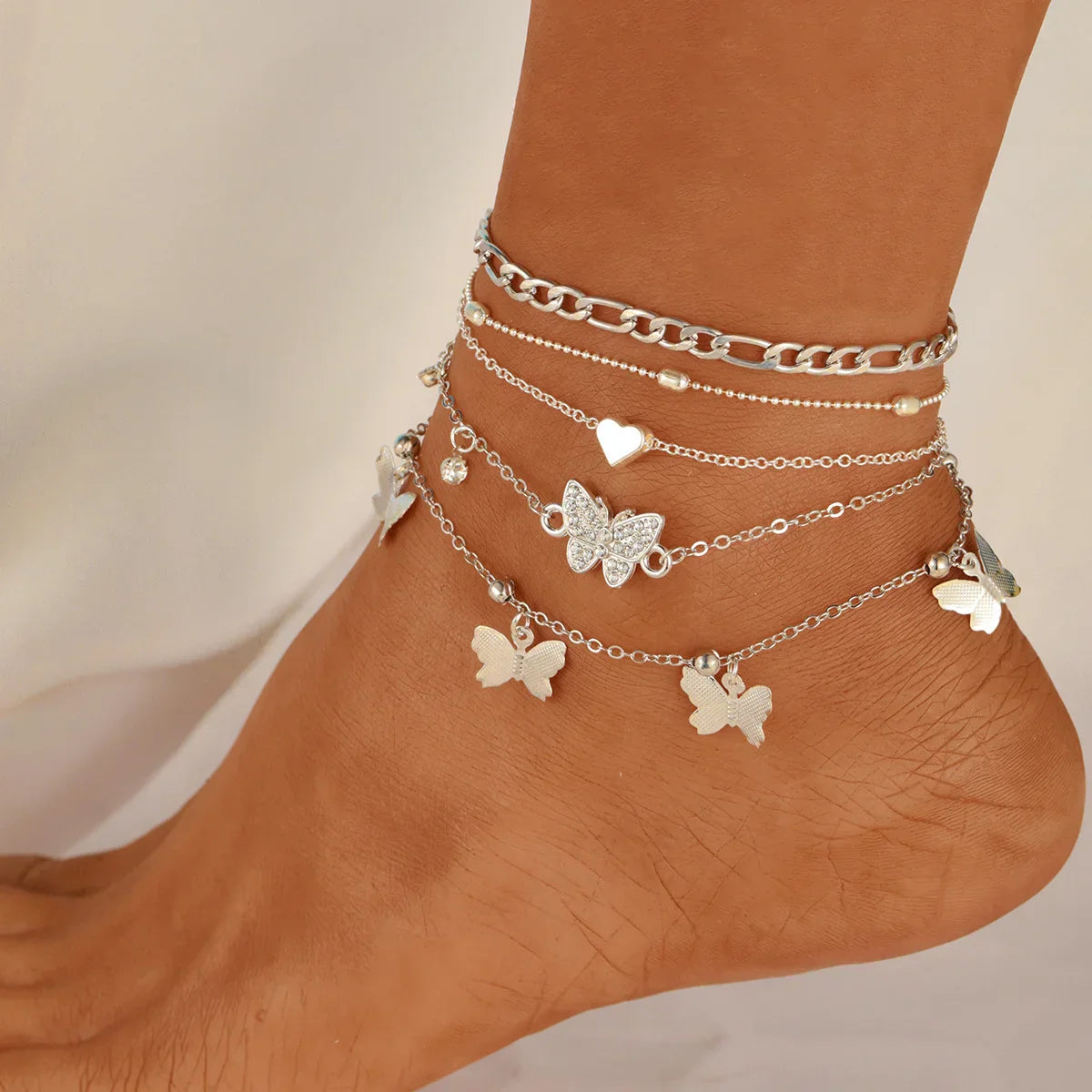 Boho-Perlen-Fußkettchen im Strand-Look mit Muschelanhängern