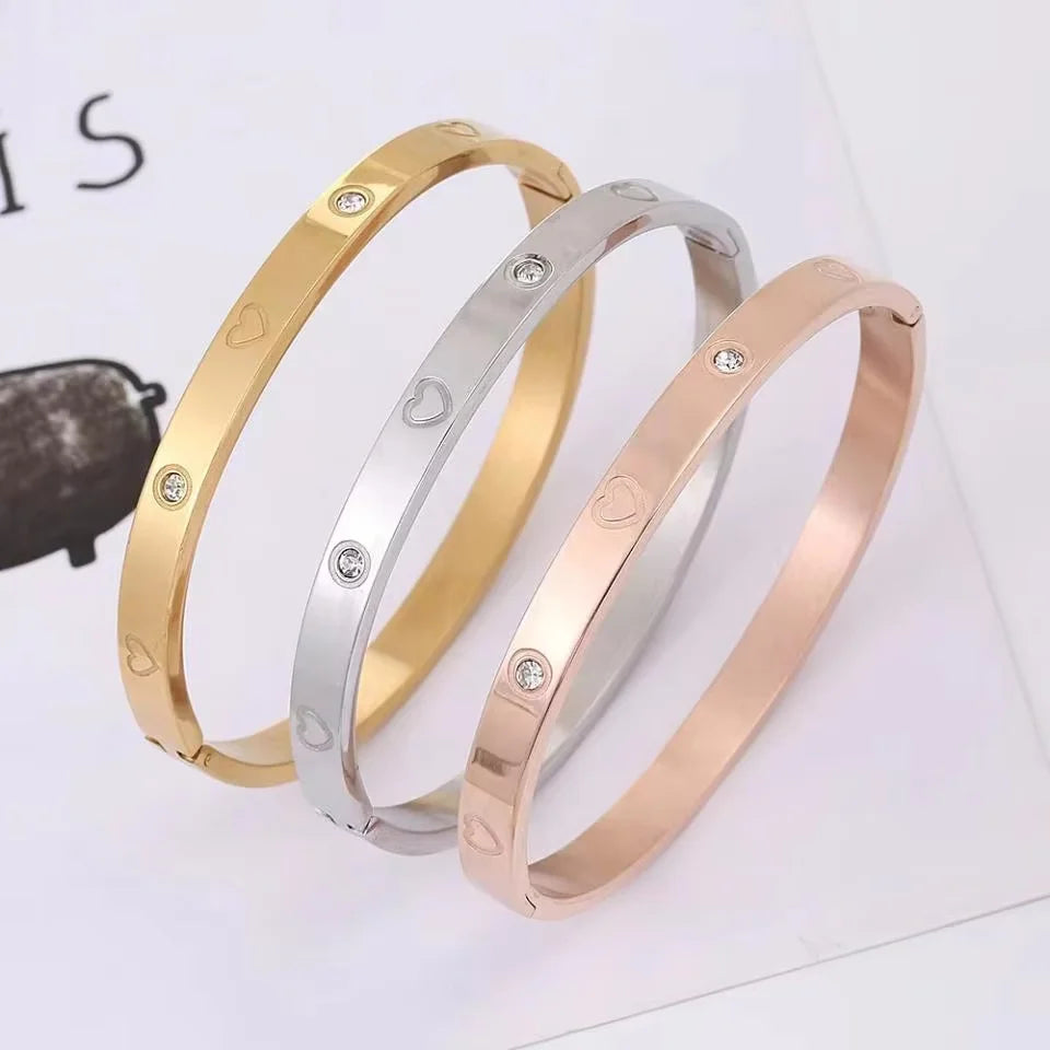 Eternal Shine – Minimalistischer Zirkonia-Armreif