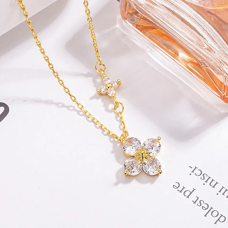 Quadratische Zirkonia-Halskette in Gold (verstellbar)