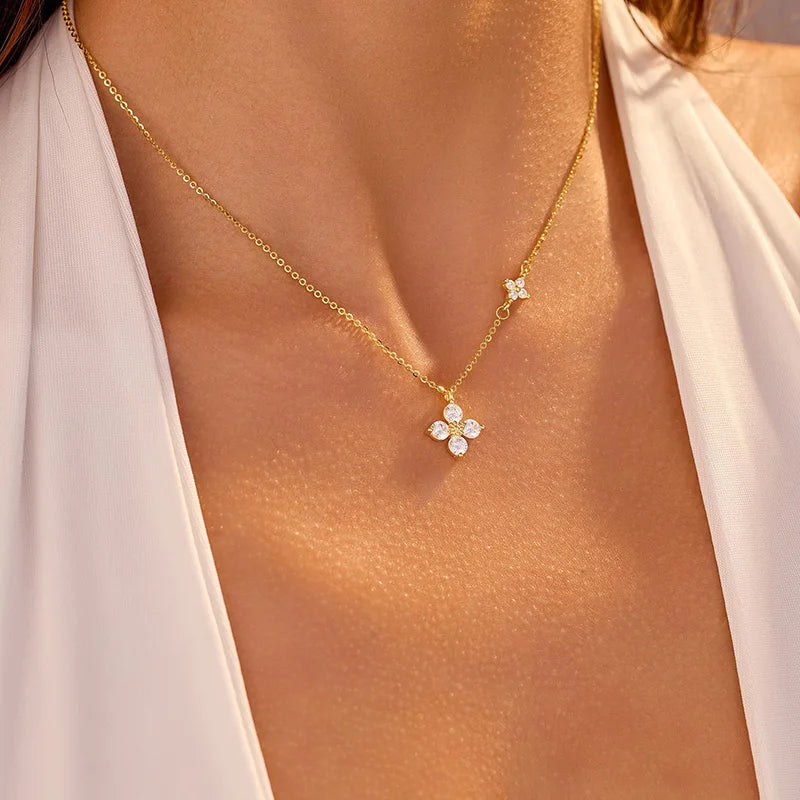 Quadratische Zirkonia-Halskette in Gold (verstellbar)