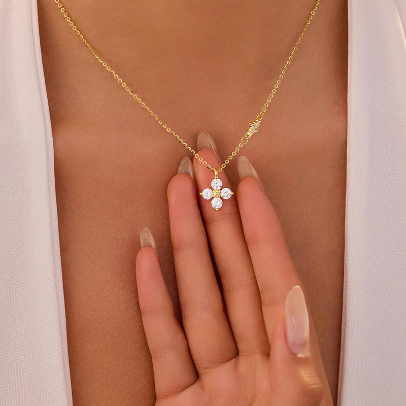 Quadratische Zirkonia-Halskette in Gold (verstellbar)