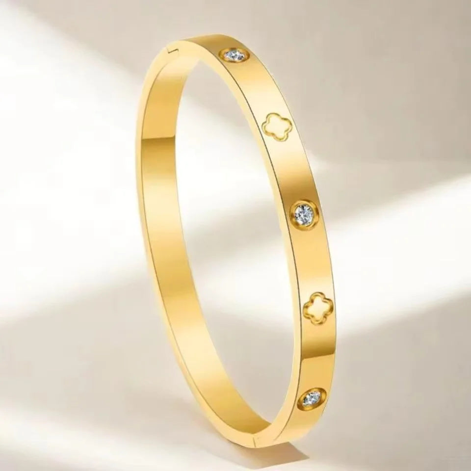 Eternal Shine – Minimalistischer Zirkonia-Armreif