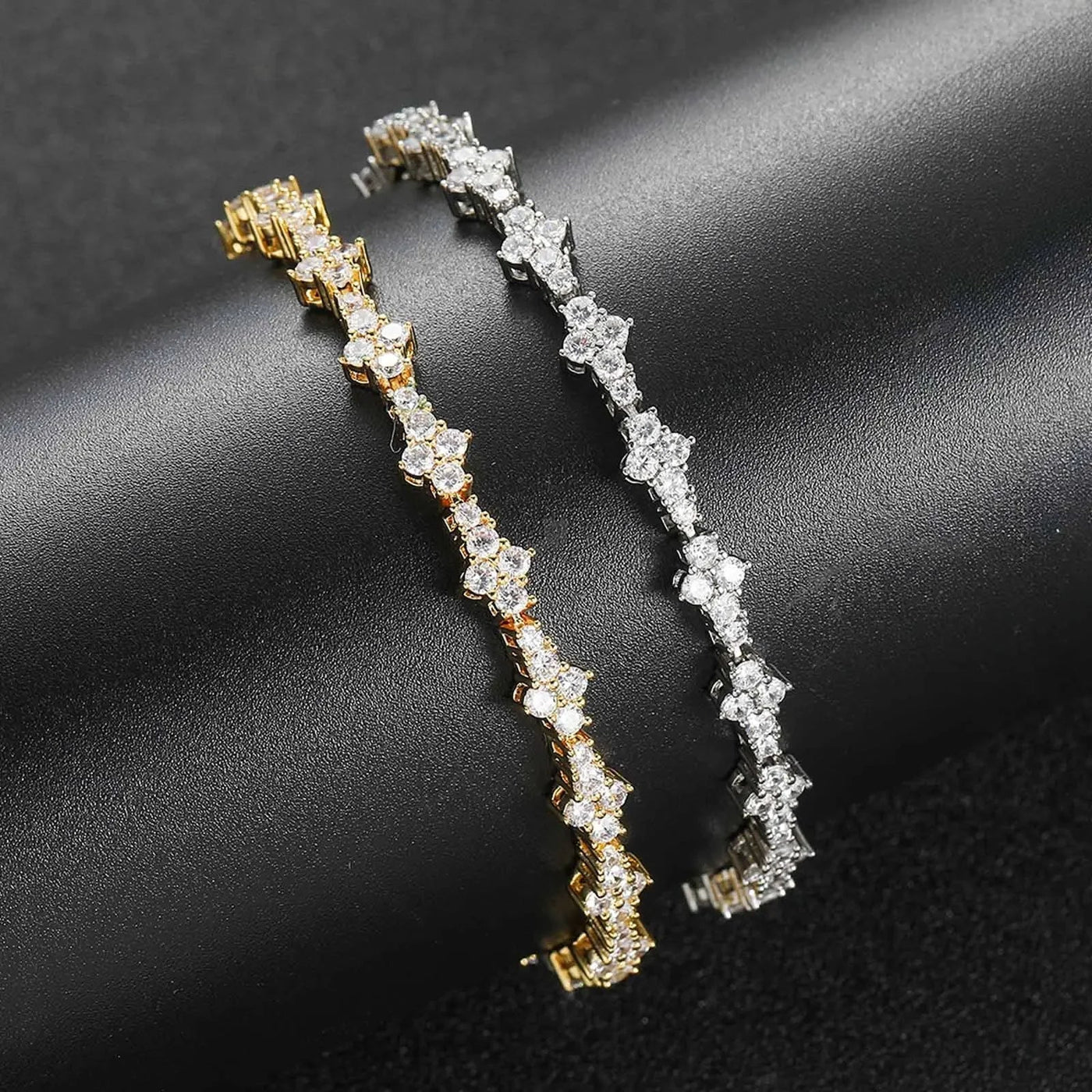 Elegantes Tennisarmband in Silber mit funkelnden Zirkoniasteinen